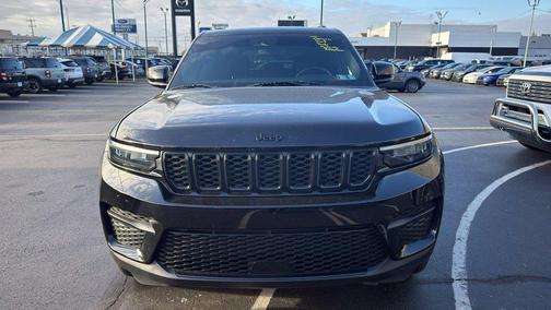 Diamond Black 2024 Jeep Grand Cherokee Laredo