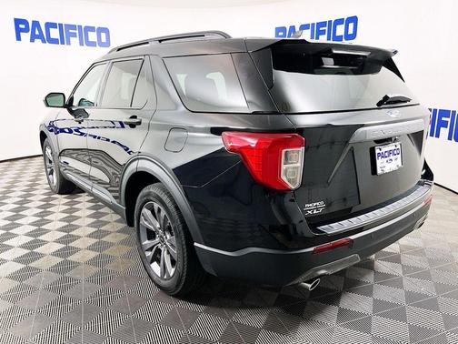 Black Metallic 2023 Ford Explorer XLT