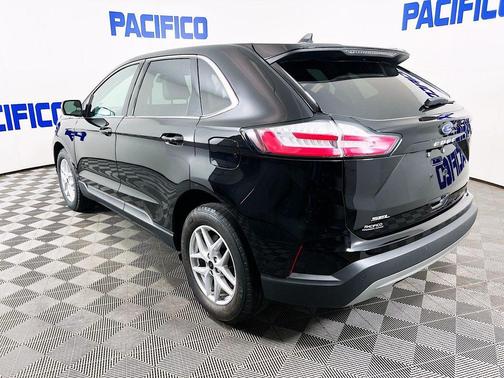 Black Metallic 2024 Ford Edge SEL