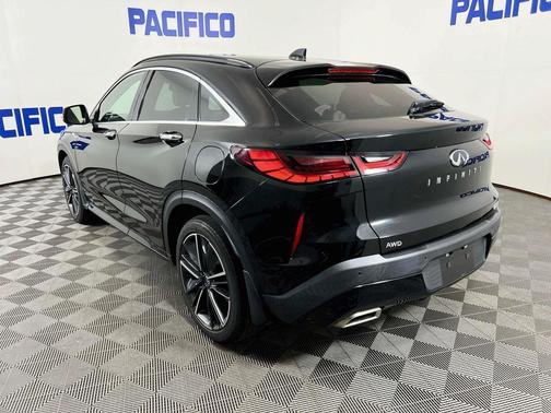 Black Obsidian 2022 INFINITI QX55 LUXE