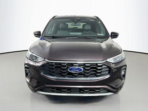 Cinnabar Red Metallic 2023 Ford Escape ST-Line Select