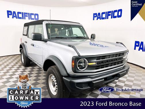 2023 Ford Bronco Base