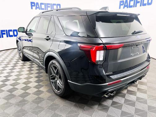 Black Metallic 2025 Ford Explorer ST