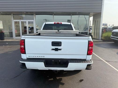 2018 Chevrolet Silverado 1500 Custom