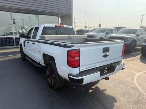 2018 Chevrolet Silverado 1500 Custom