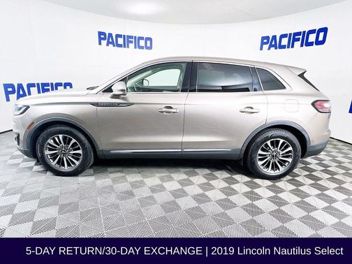 Mocha 2019 Lincoln Nautilus Select