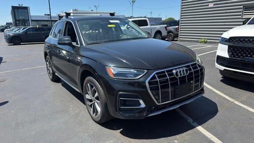 Mythos Black Metallic 2021 Audi Q5 45 Premium