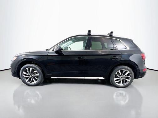 Mythos Black Metallic 2021 Audi Q5 45 Premium