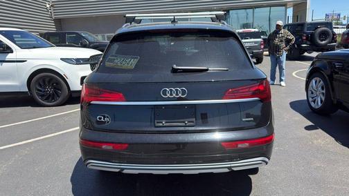 Mythos Black Metallic 2021 Audi Q5 45 Premium