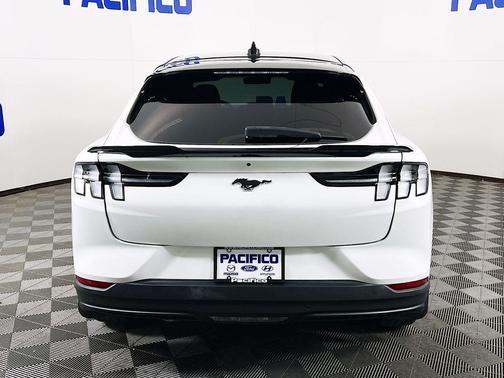 2022 Ford Mustang Mach-E Select