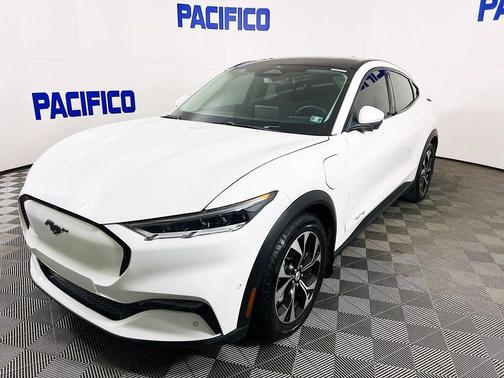 2022 Ford Mustang Mach-E Select