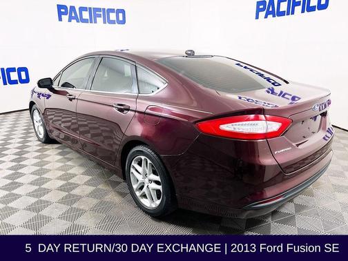 Bordeaux 2013 Ford Fusion SE