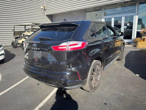 2022 Ford Edge ST Line