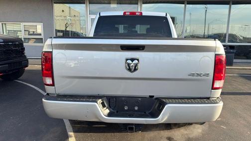 Bright Silver Clearcoat Metallic 2018 RAM 1500 Express
