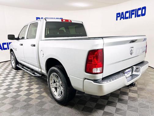 Bright Silver Clearcoat Metallic 2018 RAM 1500 Express