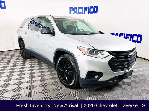 Silver Ice Metallic 2020 Chevrolet Traverse LS