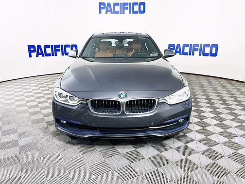 2017 BMW 330 i xDrive