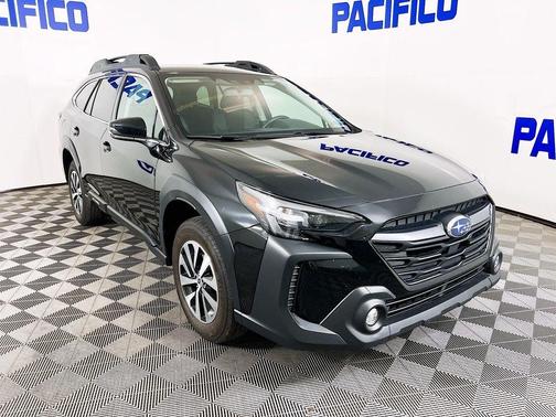 Crystal Black Silica 2023 Subaru Outback Premium