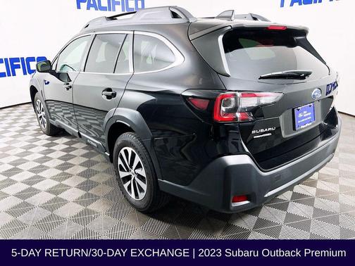 Crystal Black Silica 2023 Subaru Outback Premium