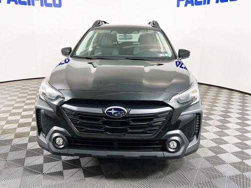 Crystal Black Silica 2023 Subaru Outback Premium