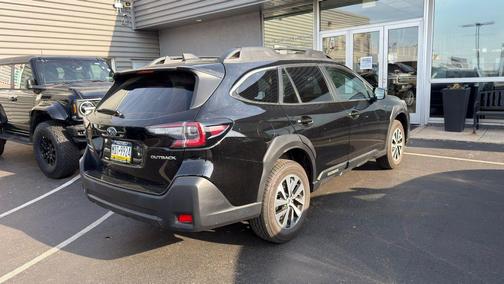 Crystal Black Silica 2023 Subaru Outback Premium