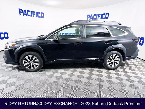 Crystal Black Silica 2023 Subaru Outback Premium