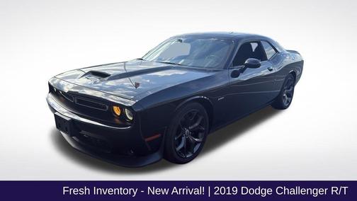 Pitch Black Clearcoat 2019 Dodge Challenger R/T