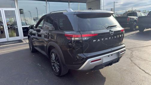 Black 2024 Nissan Pathfinder SL