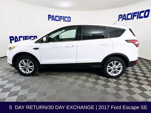 Oxford White 2017 Ford Escape SE