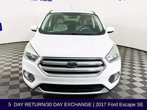 Oxford White 2017 Ford Escape SE