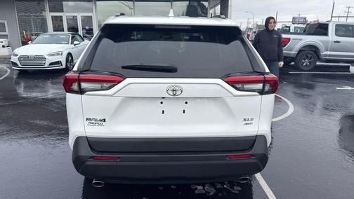 2021 Toyota RAV4 XLE