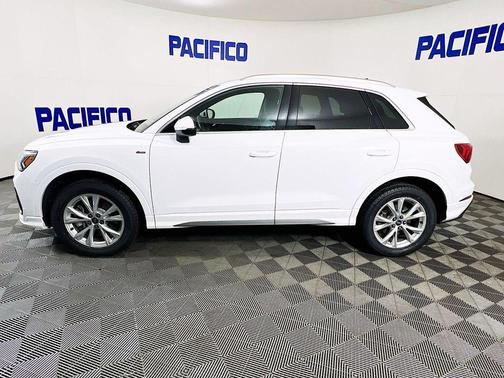 Arkona White 2025 Audi Q3 45 S line Premium