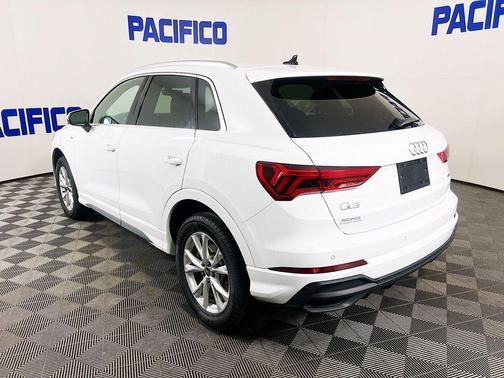 Arkona White 2025 Audi Q3 45 S line Premium