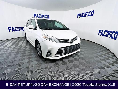 2020 Toyota Sienna XLE