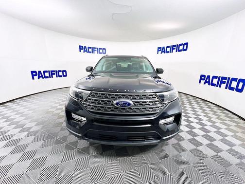 Agate Black Metallic 2024 Ford Explorer XLT