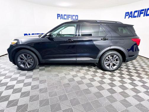 Agate Black Metallic 2024 Ford Explorer XLT