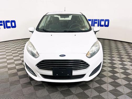 Oxford White 2017 Ford Fiesta SE