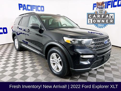 Black Metallic 2022 Ford Explorer XLT