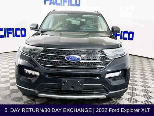 Black Metallic 2022 Ford Explorer XLT
