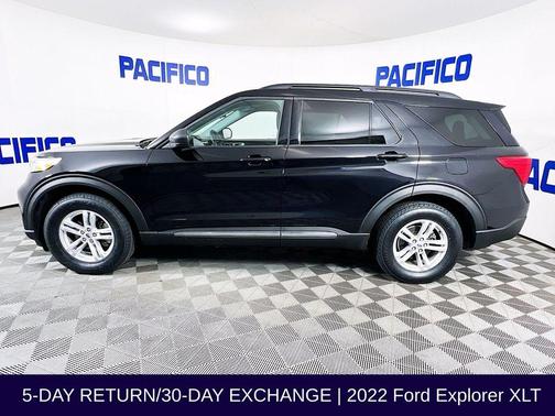 Black Metallic 2022 Ford Explorer XLT