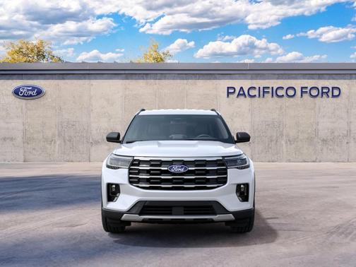 Star White 2027 Ford Explorer