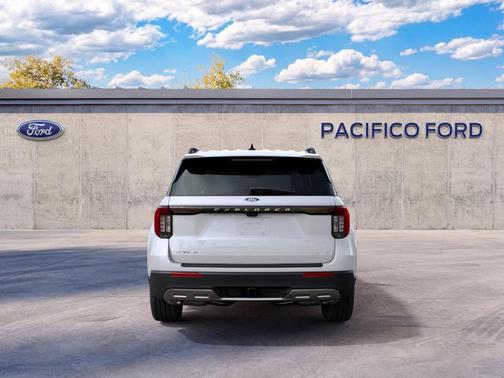 Star White 2027 Ford Explorer