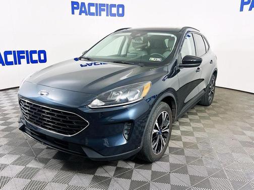 Blue Metallic 2022 Ford Escape SE
