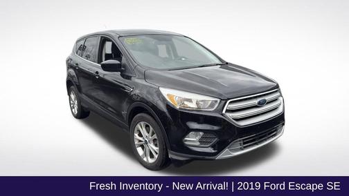 Black Metallic 2019 Ford Escape SE