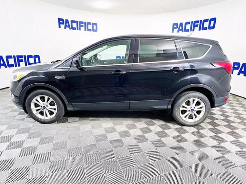 Black Metallic 2019 Ford Escape SE