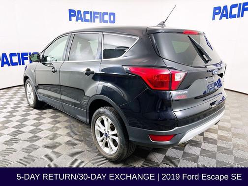 Black Metallic 2019 Ford Escape SE