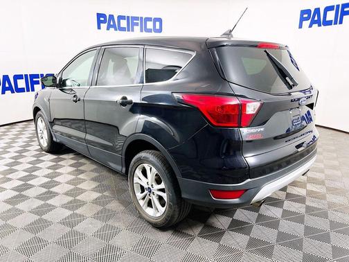 Black Metallic 2019 Ford Escape SE