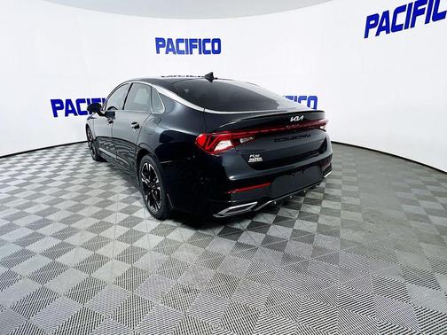 2022 Kia K5 GT-Line