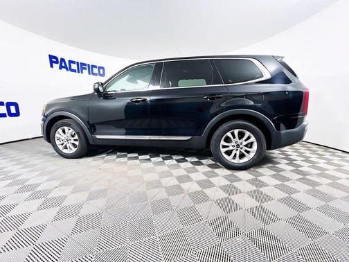 2022 Kia Telluride LX