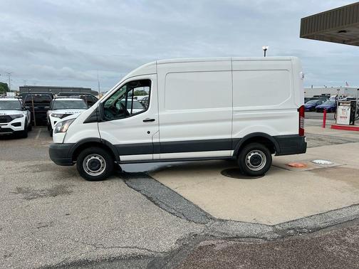 2018 Ford Transit-250 130 WB Medium Roof Cargo
